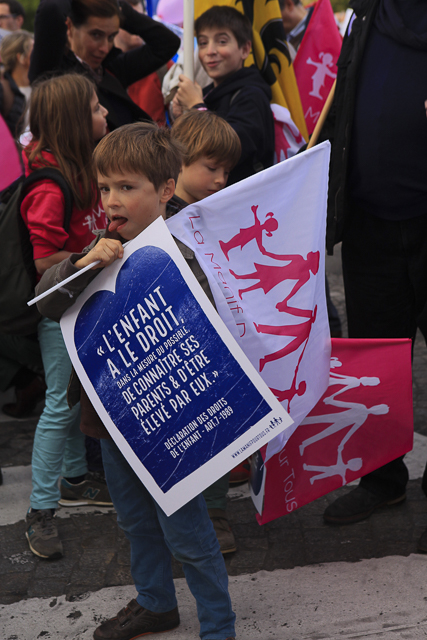 French protest against surrogacy