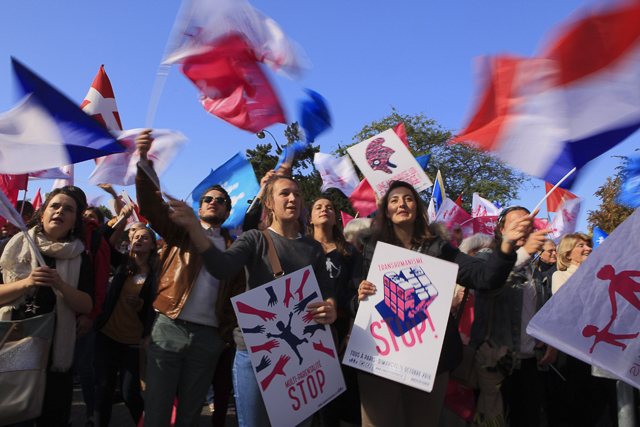 French protest against surrogacy